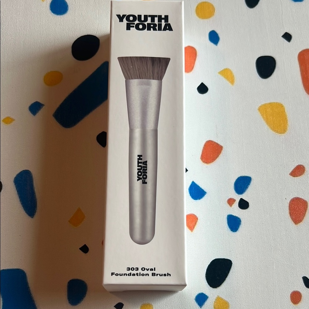 Youth Foria  Foundation Brush